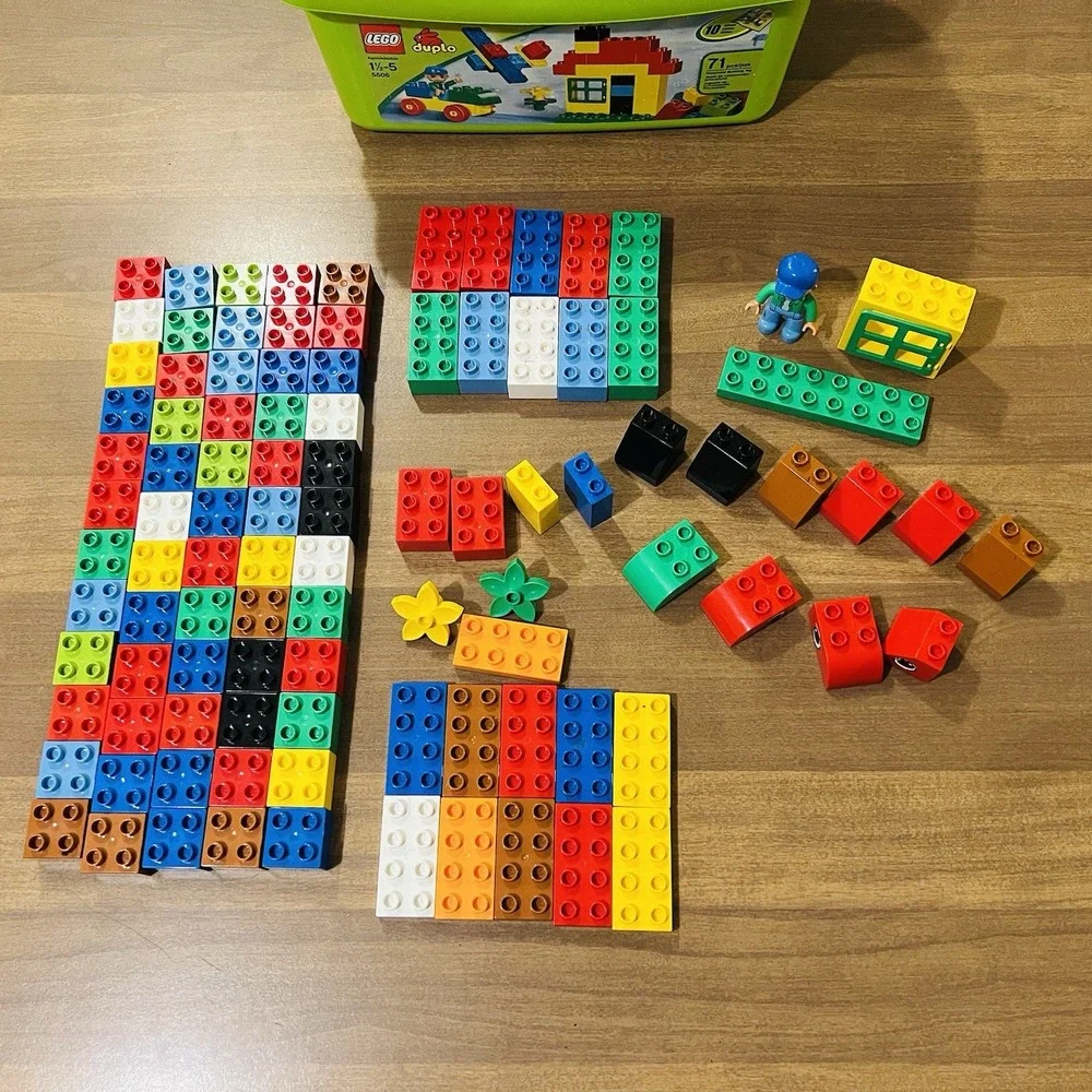 Lego Duplo Mixed Lot 100 Pieces - Lego Man - Window - Flowers - in large‎ Tub
